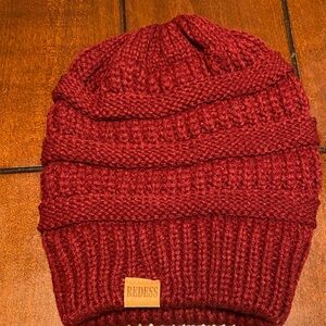 Redess Burgandy Knit Beanie BB3